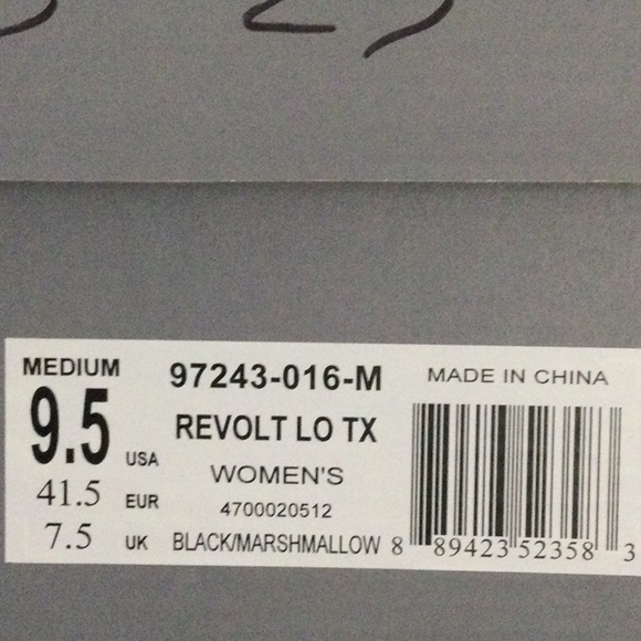 Palladium Women’s Black/White Revolt Platform Sneakers - Picture 14 of 15